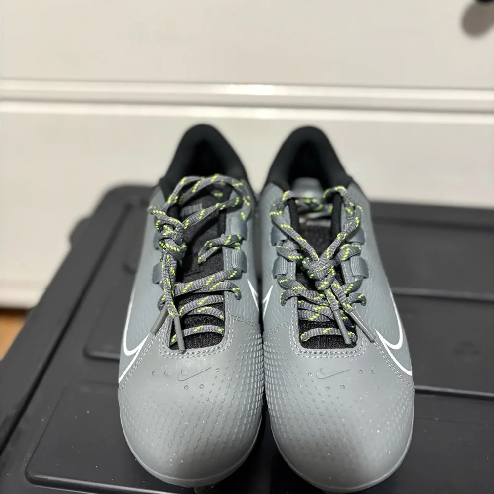 Nike Gray Baseball Cleats with White Swoosh and Neon Green Laces - Picture 2 of 8